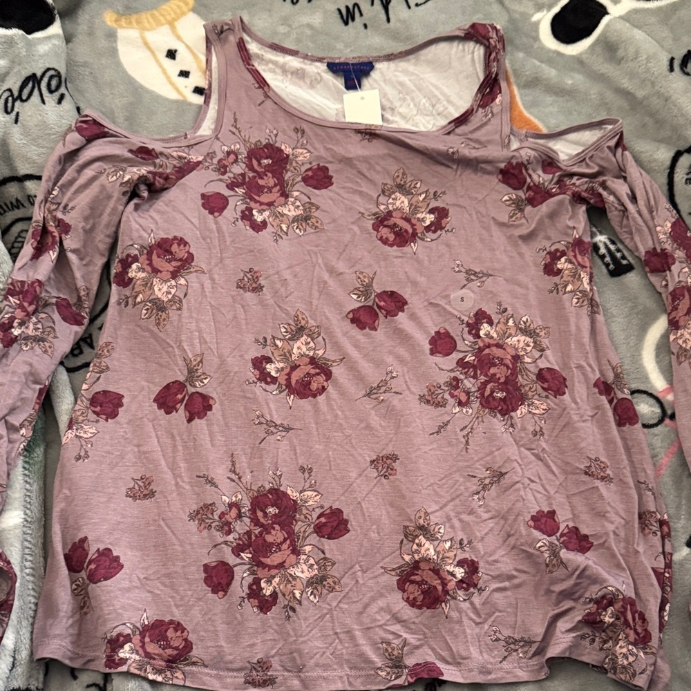 Aeropostale Mauve Floral Cold Shoulder Blouse
